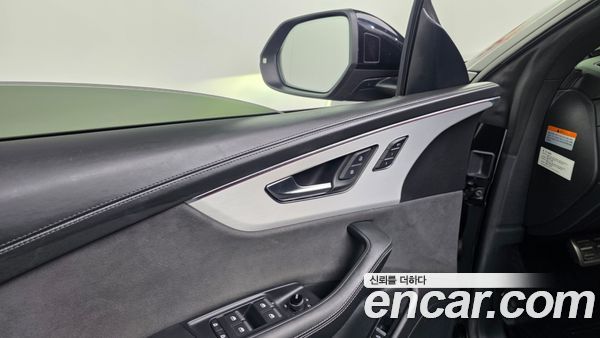 Audi Q8 2023, фото 27
