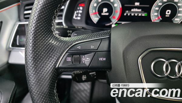 Audi Q8 2023, фото 32