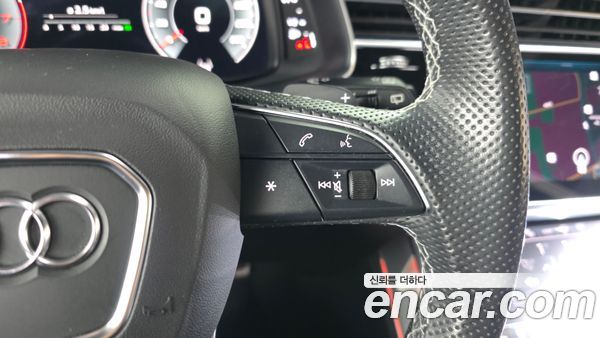 Audi Q8 2023, фото 33