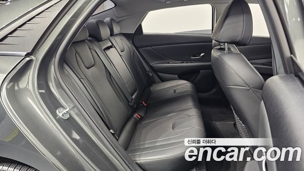 Hyundai Elantra 2023, фото 15