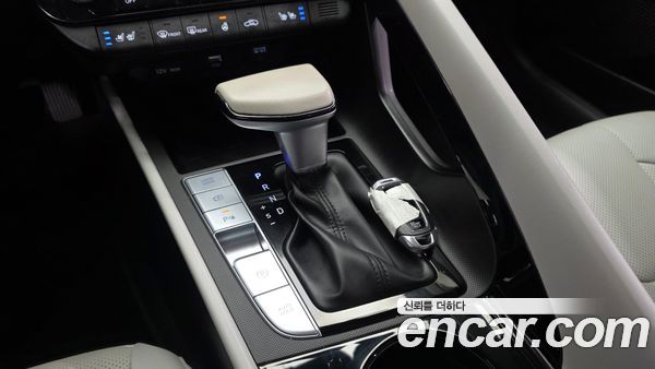 Hyundai Elantra 2023, фото 12