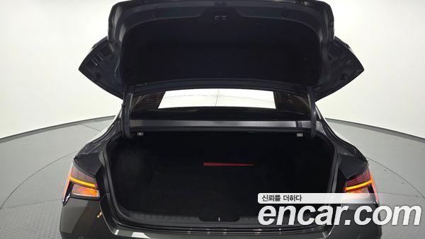 Hyundai Elantra 2023, фото 26