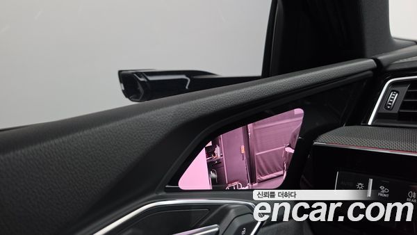 Audi e-tron 2023, фото 20
