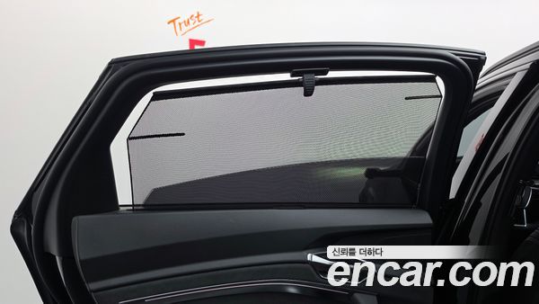 Audi e-tron 2023, фото 29
