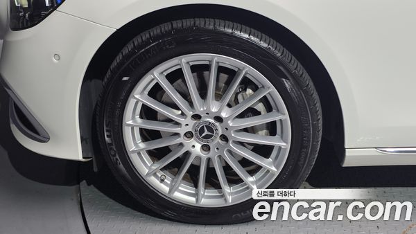 Mercedes-Benz E-Class 2021, фото 5