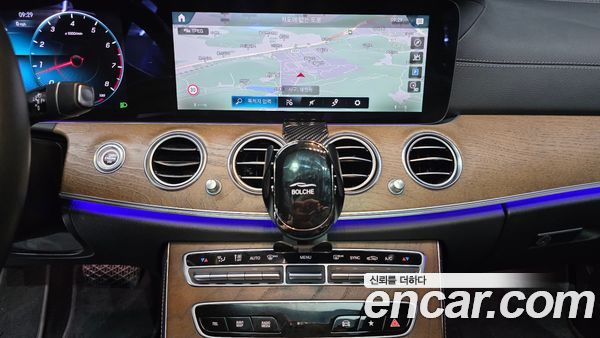 Mercedes-Benz E-Class 2021, фото 20