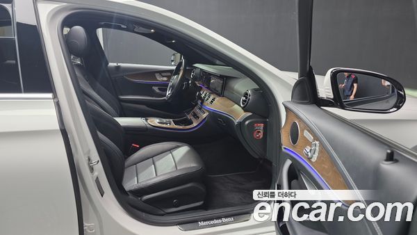 Mercedes-Benz E-Class 2021, фото 16