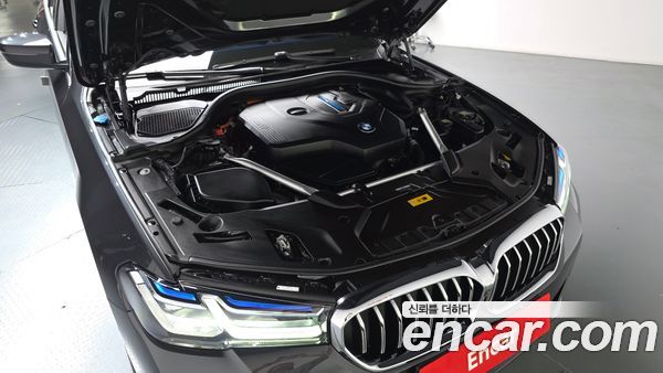 BMW 5 Series 2022, фото 5