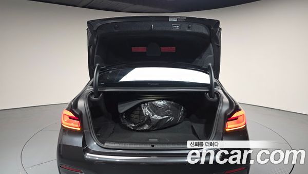 BMW 5 Series 2022, фото 25