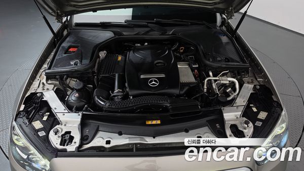 Mercedes-Benz E-Class 2021, фото 6