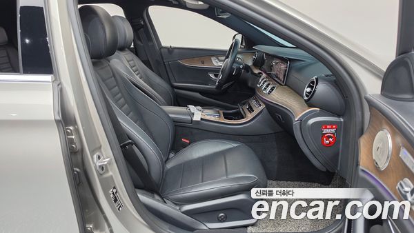 Mercedes-Benz E-Class 2021, фото 16