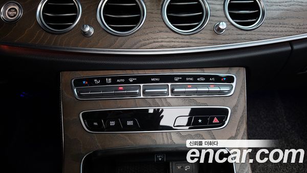 Mercedes-Benz E-Class 2021, фото 35