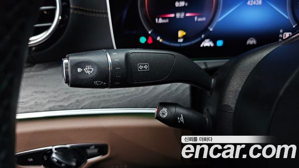 Mercedes-Benz E-Class 2023, фото 29