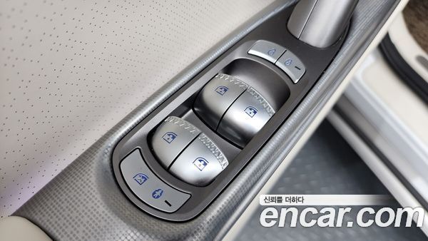 Genesis GV60 2023, фото 29