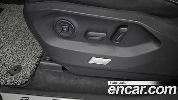 Volkswagen Touareg 2023, фото 31