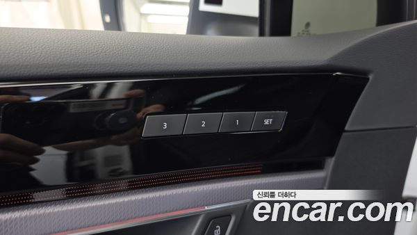 Volkswagen Touareg 2023, фото 35