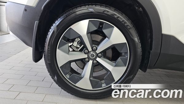 Volvo XC40 2026, фото 5