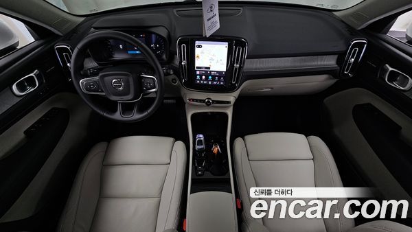 Volvo XC40 2026, фото 10