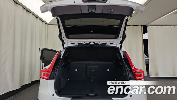 Volvo XC40 2026, фото 26