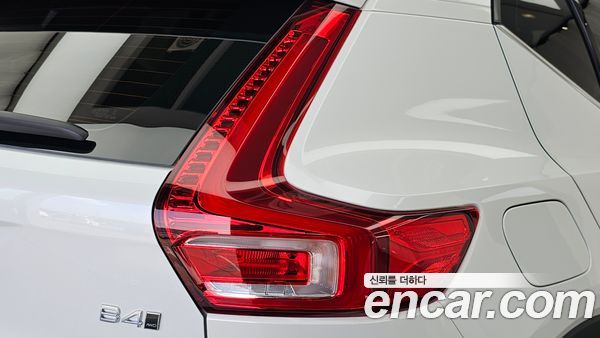 Volvo XC40 2026, фото 9