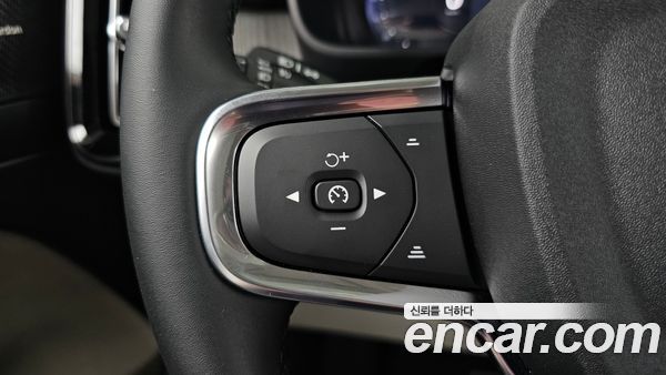 Volvo XC40 2026, фото 29