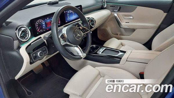 Mercedes-Benz A-Class 2025, фото 9