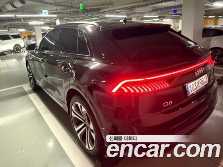 Audi Q8 2023, фото 5