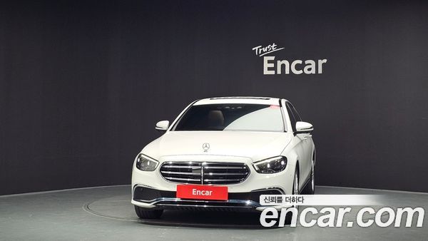 Mercedes-Benz E-Class 2022, фото 3