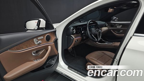 Mercedes-Benz E-Class 2022, фото 13