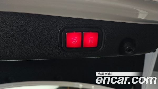 Mercedes-Benz E-Class 2022, фото 36