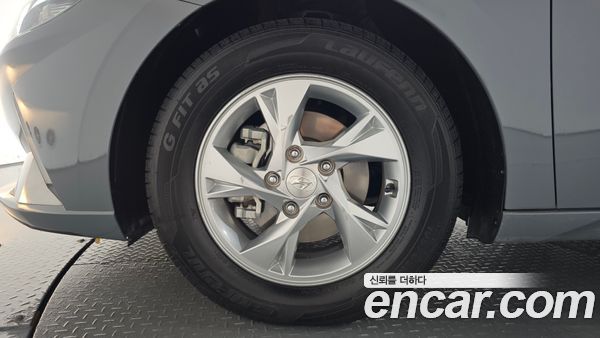 Hyundai Elantra 2022, фото 4