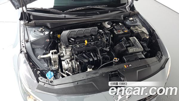 Hyundai Elantra 2022, фото 5