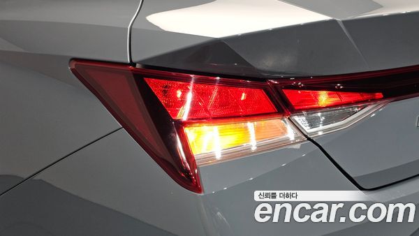 Hyundai Elantra 2022, фото 8