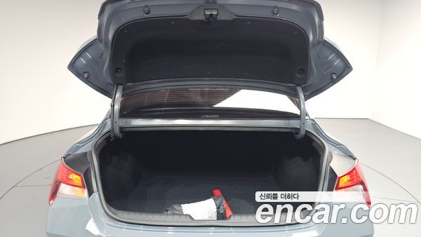 Hyundai Elantra 2022, фото 29