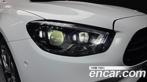 Mercedes-Benz E-Class 2022, фото 8