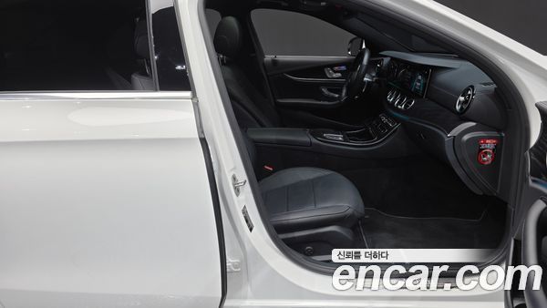 Mercedes-Benz E-Class 2022, фото 16