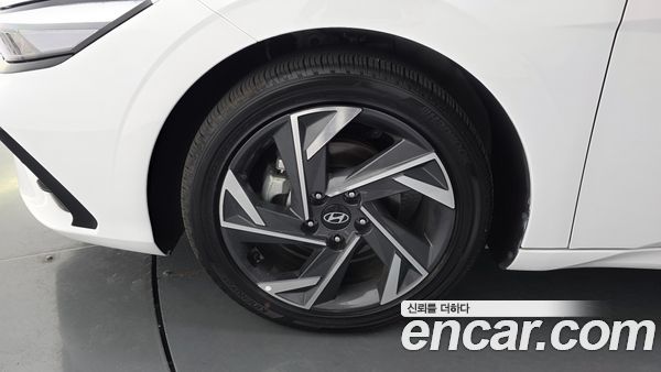 Hyundai Elantra 2025, фото 5