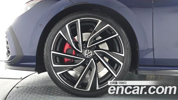 Volkswagen Golf 2024, фото 4