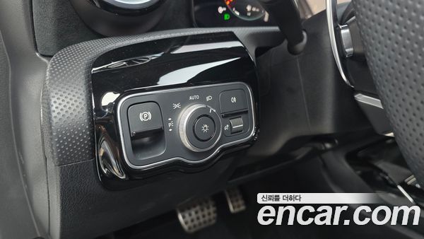 Mercedes-Benz A-Class 2023, фото 26