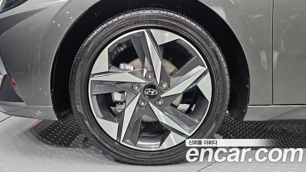 Hyundai Elantra 2023, фото 5