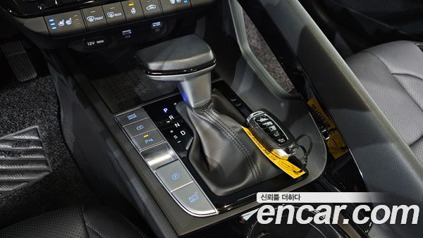 Hyundai Elantra 2023, фото 12