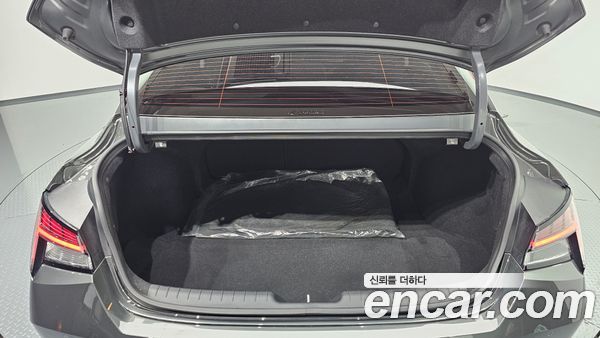 Hyundai Elantra 2023, фото 26