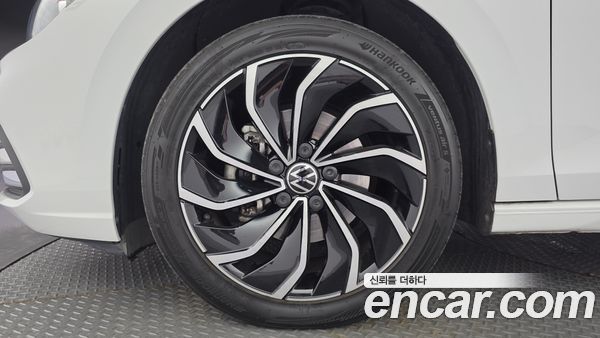 Volkswagen Golf 2023, фото 5