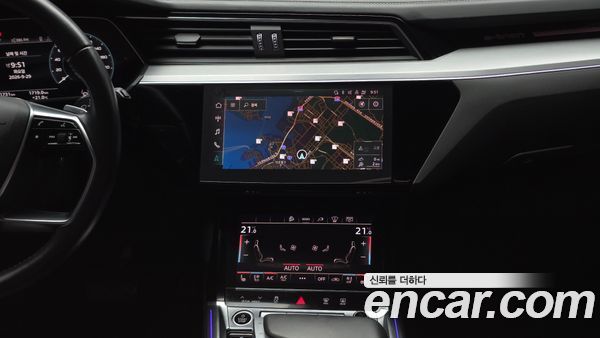 Audi e-tron 2021, фото 19