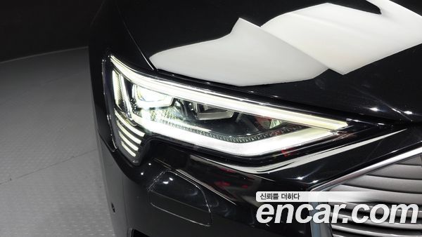 Audi e-tron 2021, фото 7