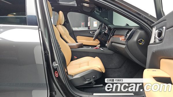 Volvo XC60 2025, фото 15