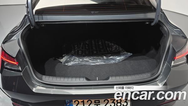 Hyundai Elantra 2021, фото 25