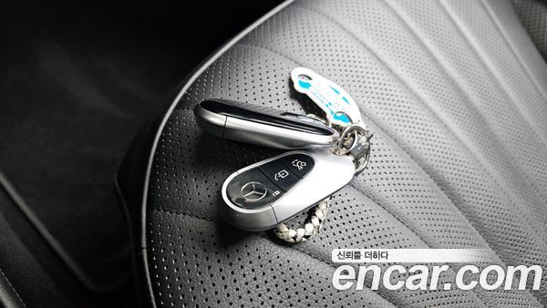 Mercedes-Benz EQS 2023, фото 16
