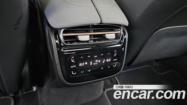 Mercedes-Benz EQS 2023, фото 31
