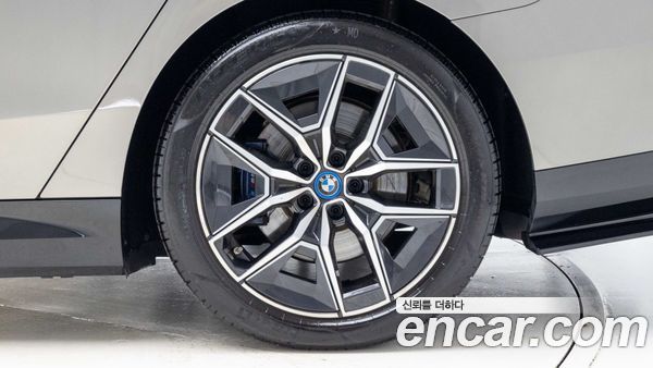 BMW i5 2025, фото 5